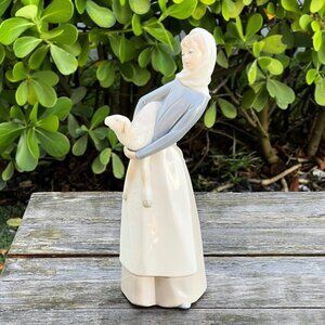 Vintage LLADRO Porcelain Figurine #4584 Girl With Lamb 10.5" Spain Sheep